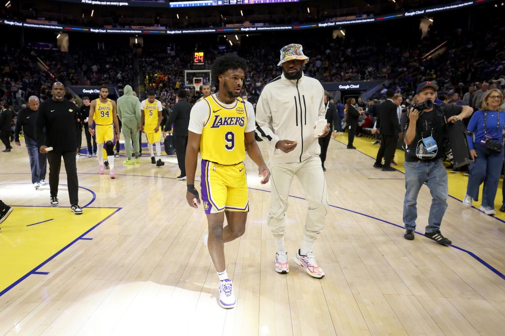 球队频繁尝 球队频繁尝