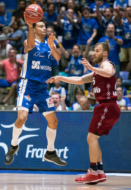 不足而影响 不足而影响